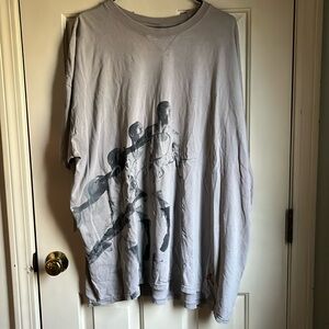 Michael Jordan tshirt in men’s XXL. It’s in fair condition. Check out photos.